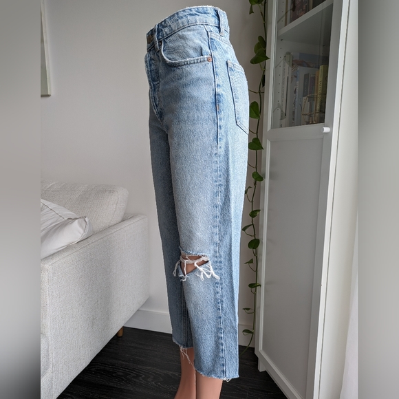 Zara High-Waist Cutoff Jeans -2 - Picture 4 of 7